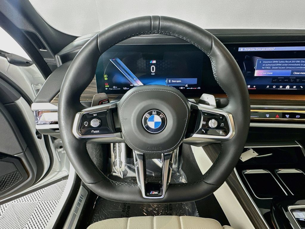 Used 2024 BMW 760i xDrive w/ Premium Package 2 AWD/4WD image 11