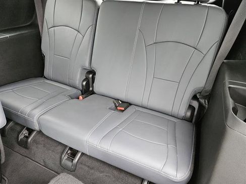 Used 2024 Buick Enclave Premium image 19