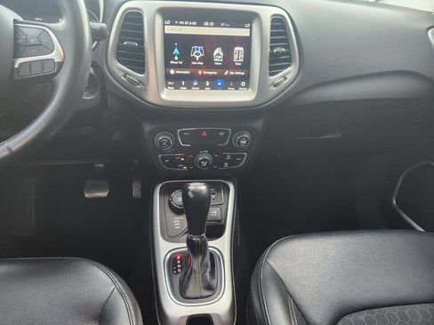 Used 2019 Jeep Compass Latitude w/ Popular Equipment Group image 18