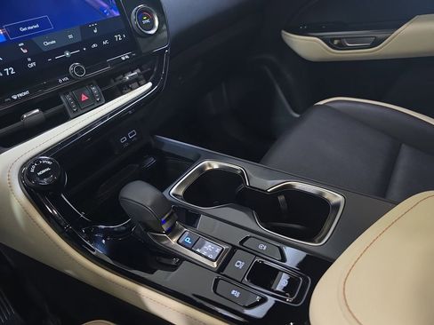 Used 2023 Lexus NX 250 FWD w/ Towing Package (2000 Lbs) image 25