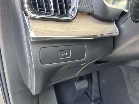 New 2026 Volvo XC90 B5 Plus image 15