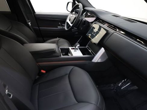 Used 2025 Land Rover Range Rover Long Wheelbase SE image 82
