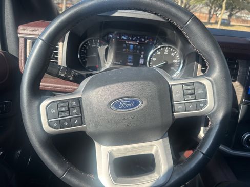 Used 2024 Ford Expedition Limited image 28