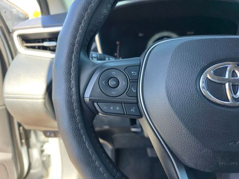 Used 2024 Toyota Corolla Cross XLE w/ Convenience Package image 22