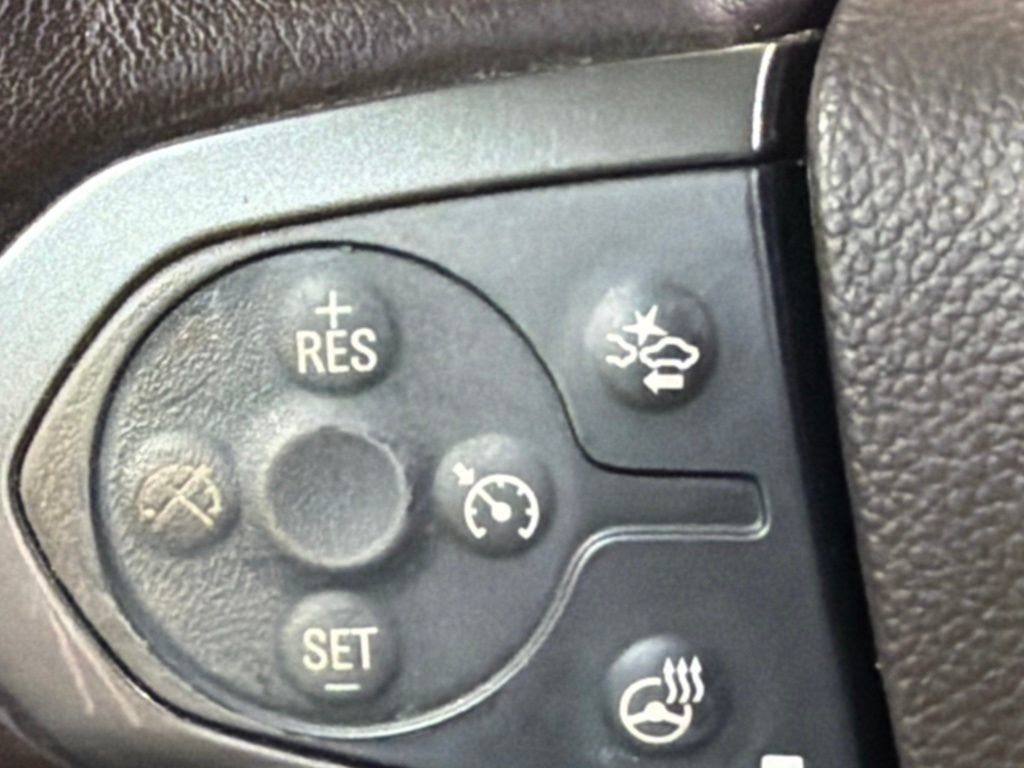 Used 2020 Chevrolet Suburban LT RWD image 23