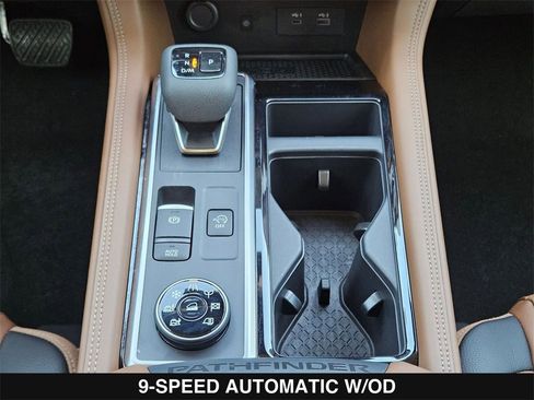 Used 2024 Nissan Pathfinder Platinum image 25