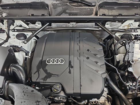 Used 2024 Audi Q5 2.0T Premium Plus w/ Premium Plus Package AWD/4WD image 9