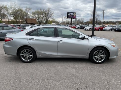 Used 2015 Toyota Camry SE FWD image 9
