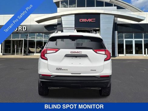 Certified 2023 GMC Terrain SLE w/ Driver Convenience Package image 5