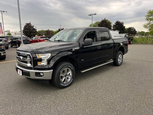 Used 2017 Ford F150 XLT AWD/4WD image 3