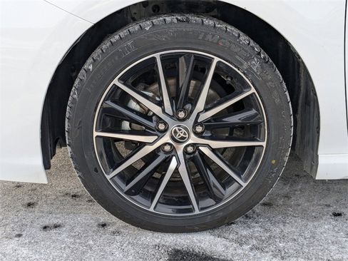 Used 2024 Toyota Camry SE image 11