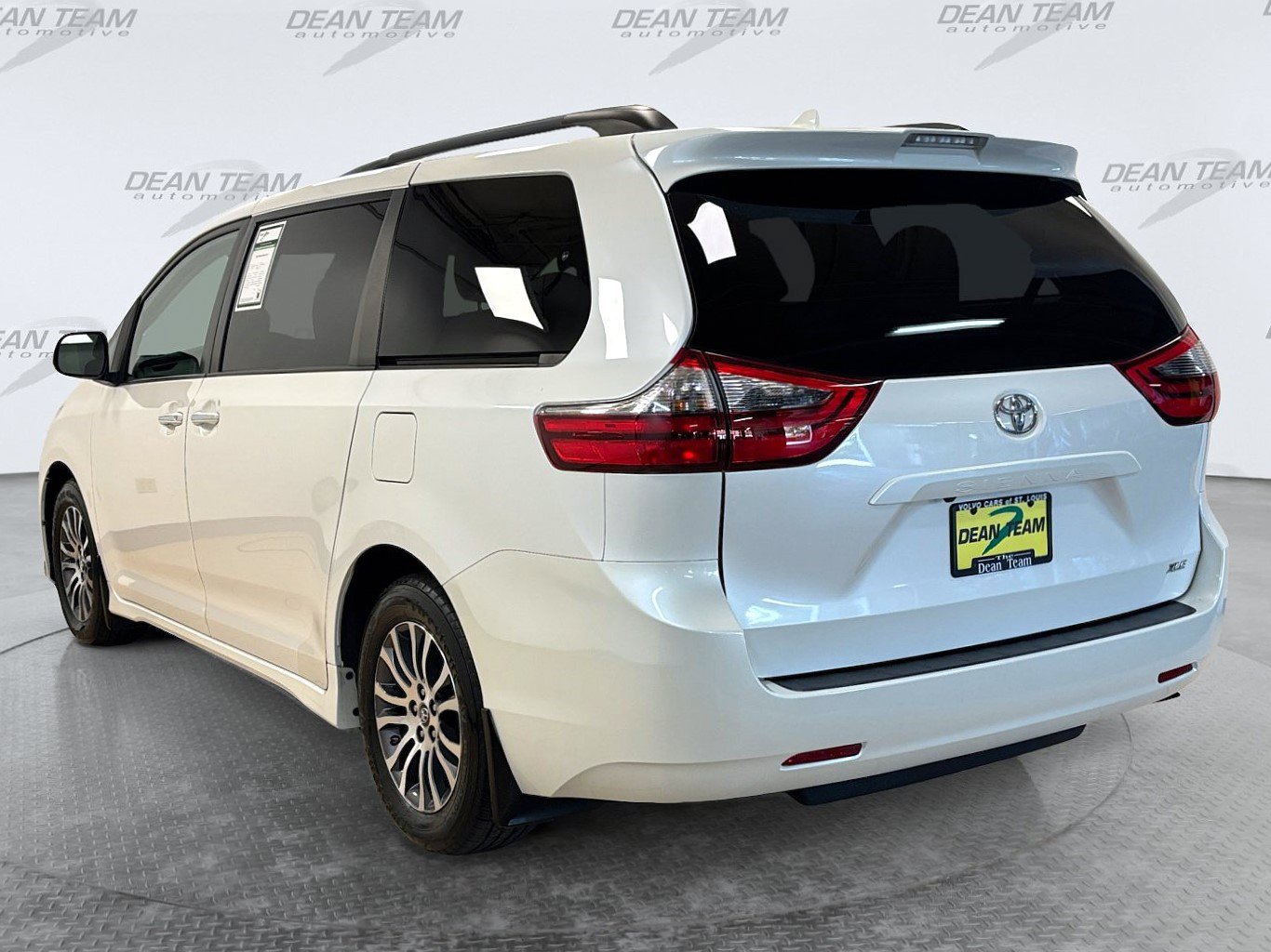 Used 2020 Toyota Sienna XLE FWD image 6