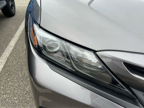 Used 2024 Toyota Camry SE image 2