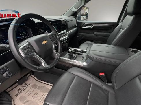 Used 2024 Chevrolet Silverado 1500 LTZ AWD/4WD image 33