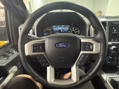 Used 2018 Ford F150 Lariat w/ Equipment Group 502A Luxury RWD image 19
