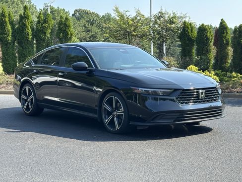 Used 2023 Honda Accord Sport image 2