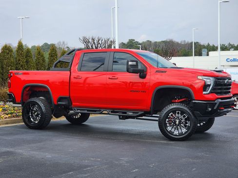 Used 2025 Chevrolet Silverado 2500 LT w/ Trail Boss Package image 3