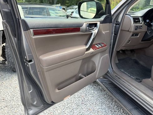 Used 2013 Lexus GX 460 w/ Comfort Plus Pkg AWD/4WD image 12