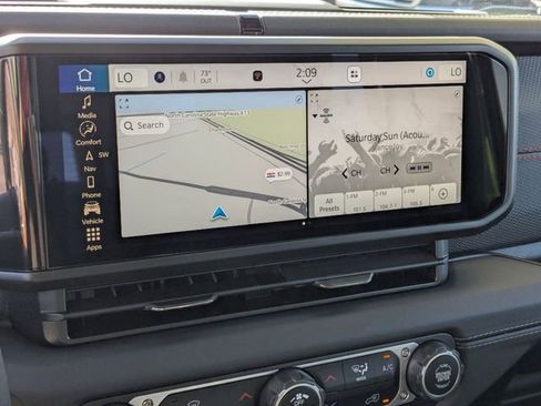 New 2025 Jeep Wrangler Unlimited Rubicon w/ Technology Group image 16