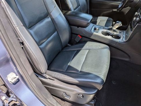Used 2021 Jeep Grand Cherokee Limited w/ Premium Lighting Group AWD/4WD image 29