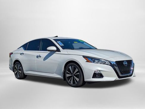 Used 2021 Nissan Altima 2.5 SL FWD image 2