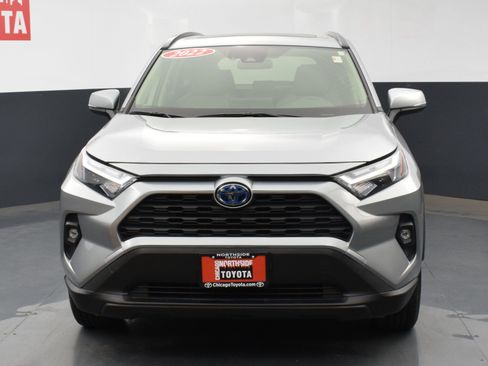 Used 2022 Toyota RAV4 XLE Premium image 7
