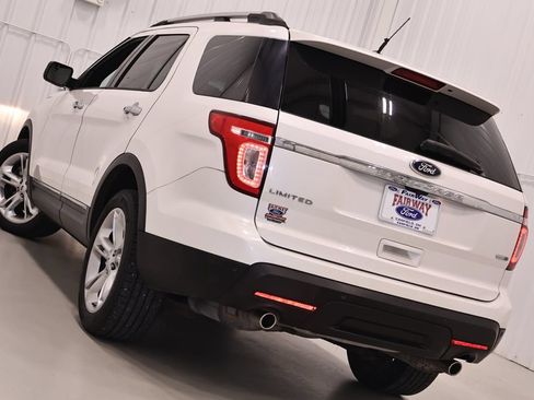 Used 2014 Ford Explorer Limited w/ Equipment Group 301A AWD/4WD image 40