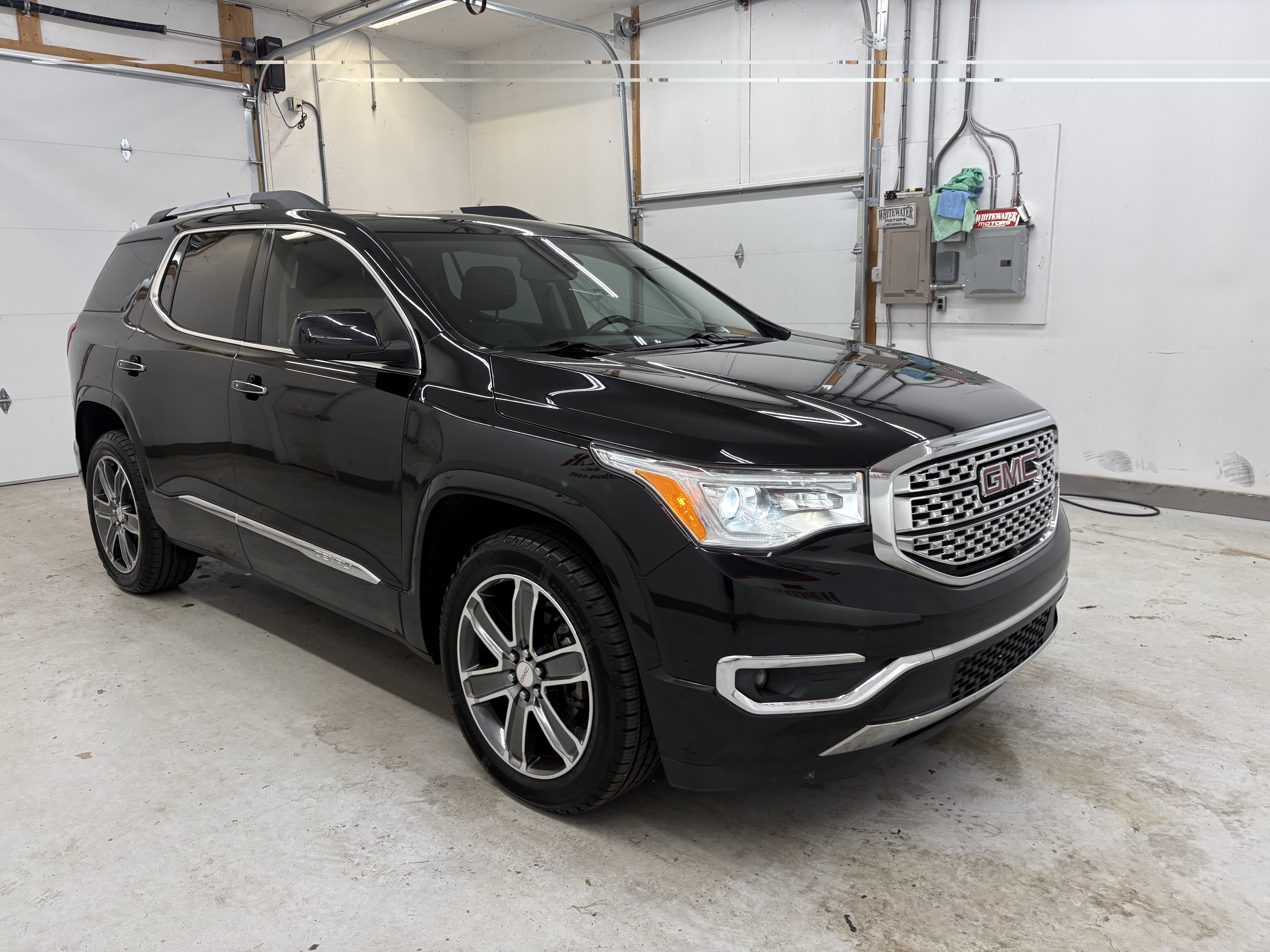 Used 2019 GMC Acadia Denali w/ Technology Package FWD image 5