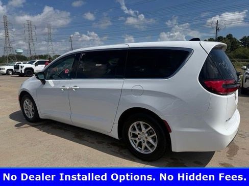 Used 2026 Chrysler Pacifica Select FWD image 5