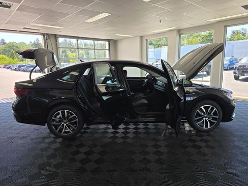 New 2026 Volkswagen Jetta SE FWD image 16