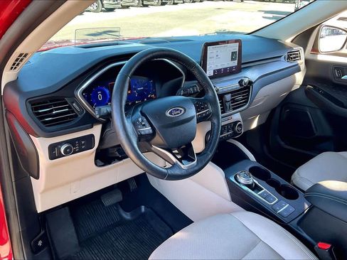 Used 2020 Ford Escape Titanium image 17