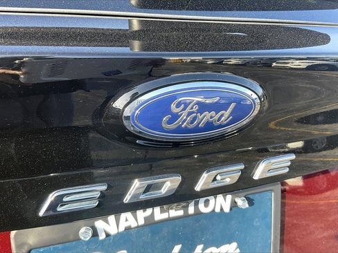 Used 2023 Ford Edge SEL w/ Convenience Package image 7