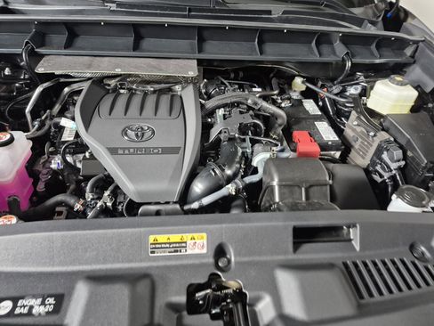 New 2026 Toyota Highlander Limited image 9