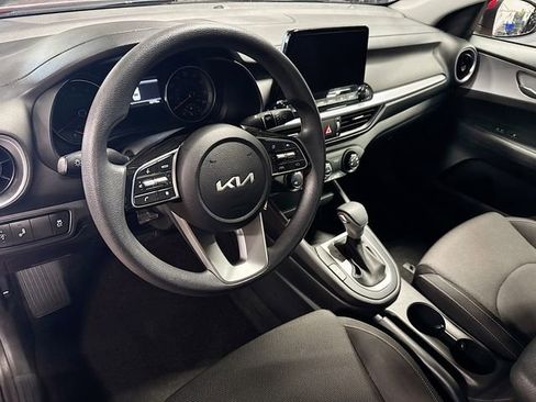 Used 2023 Kia Forte LXS w/ LXS Technology Package FWD image 9