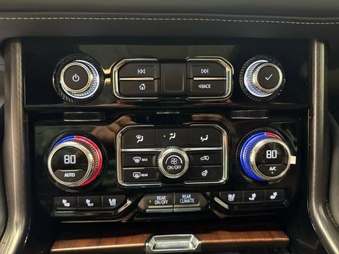 Used 2024 GMC Yukon XL Denali Ultimate image 23