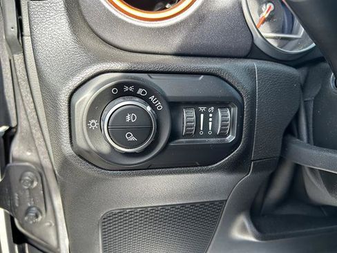 Used 2021 Jeep Gladiator Mojave AWD/4WD image 16