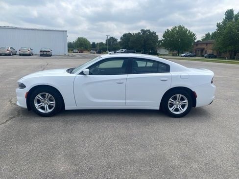 Used 2022 Dodge Charger SXT w/ Leather Interior Group image 3