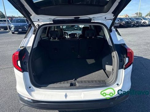 Used 2020 GMC Terrain SLT w/ Preferred Package FWD image 9
