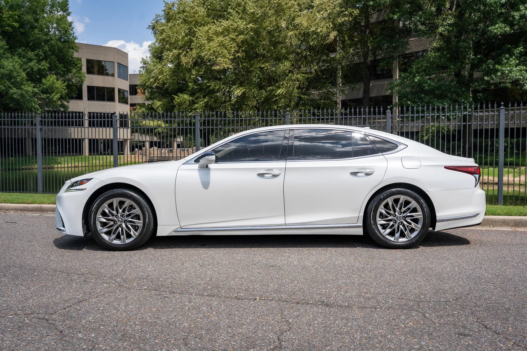 Used 2018 Lexus LS 500 w/ Interior Upgrade Package RWD image 9