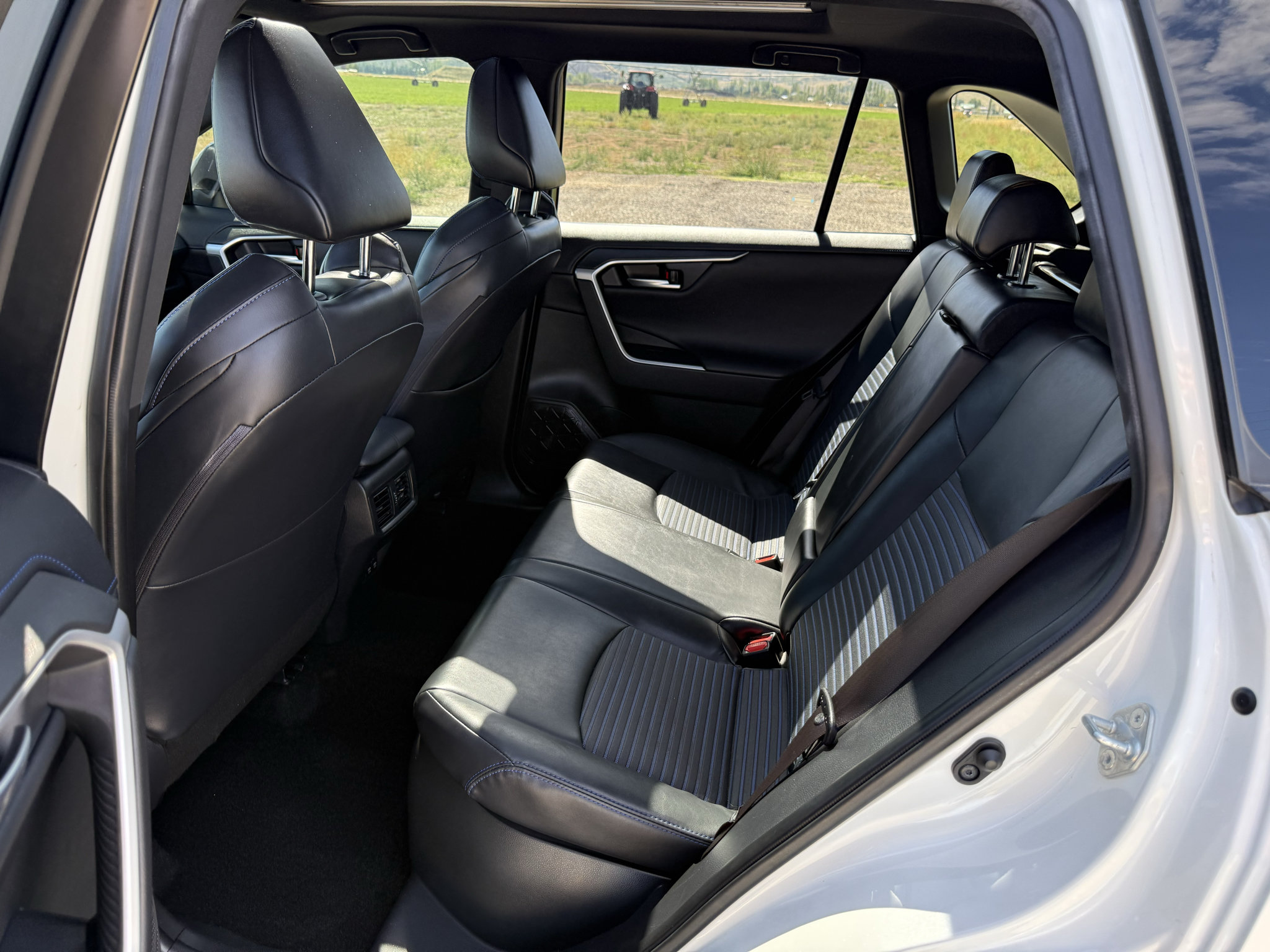 Used 2020 Toyota RAV4 XSE AWD/4WD image 28