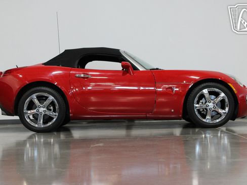 Used 2008 Pontiac Solstice GXP w/ Premium Package image 19