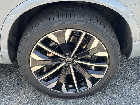 New 2026 Volvo XC90 T8 Ultra w/ Protection Package Premier AWD/4WD image 11
