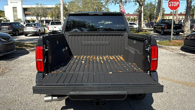 Used 2025 Toyota Tacoma SR5 AWD/4WD image 7