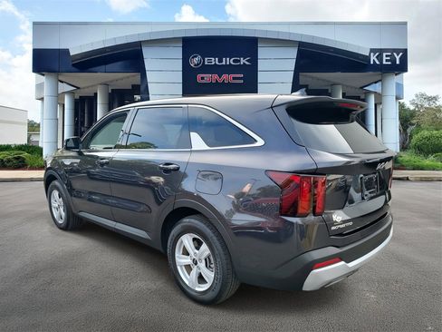 Used 2025 Kia Sorento LX image 3