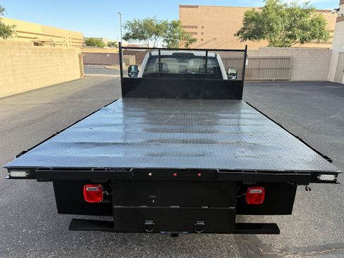 Used 2018 Ford F550 2WD Regular Cab Super Duty image 10