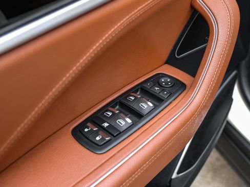 Used 2017 Maserati Levante S AWD/4WD image 39