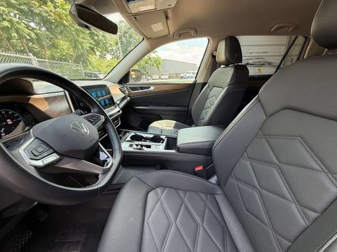 Used 2024 Volkswagen Atlas SE AWD/4WD image 27