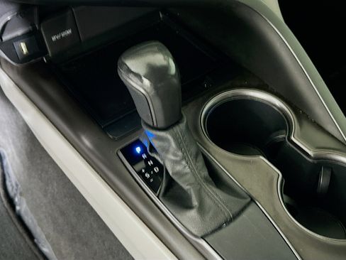 Used 2021 Toyota Camry SE FWD image 20