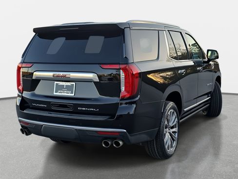 Used 2021 GMC Yukon Denali w/ Denali Premium Package image 5