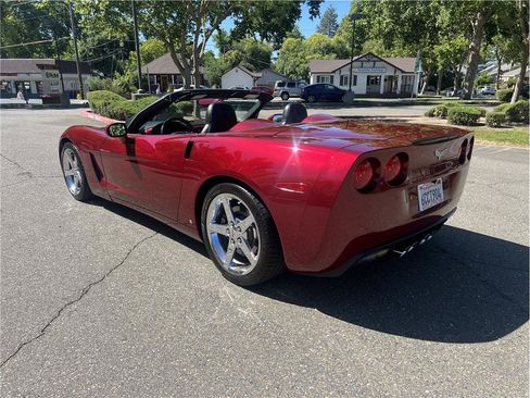 Used 2007 Chevrolet Corvette Coupe w/ Preferred Equipment Group RWD image 23